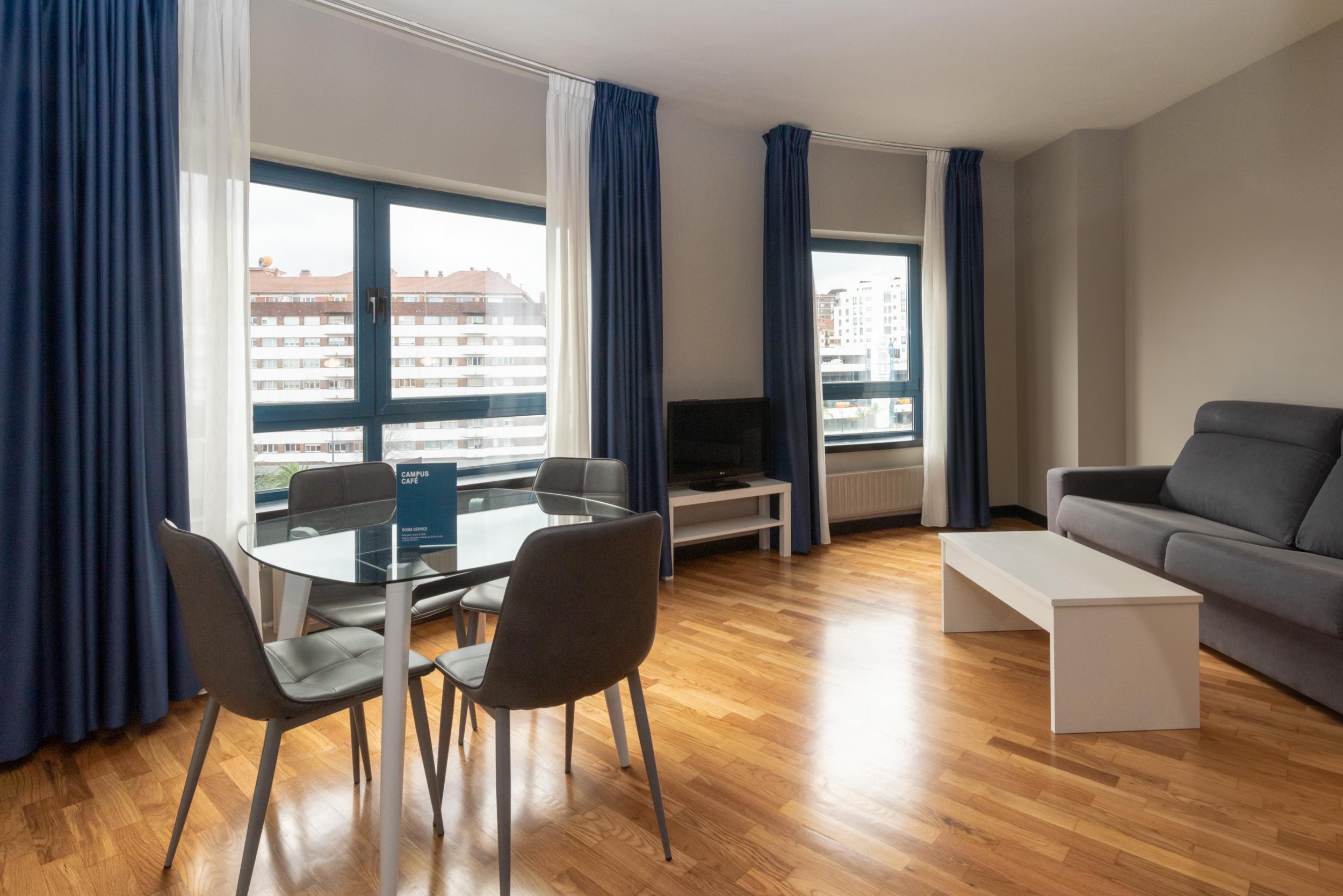 Aparthotel Campus Oviedo Bagian luar foto
