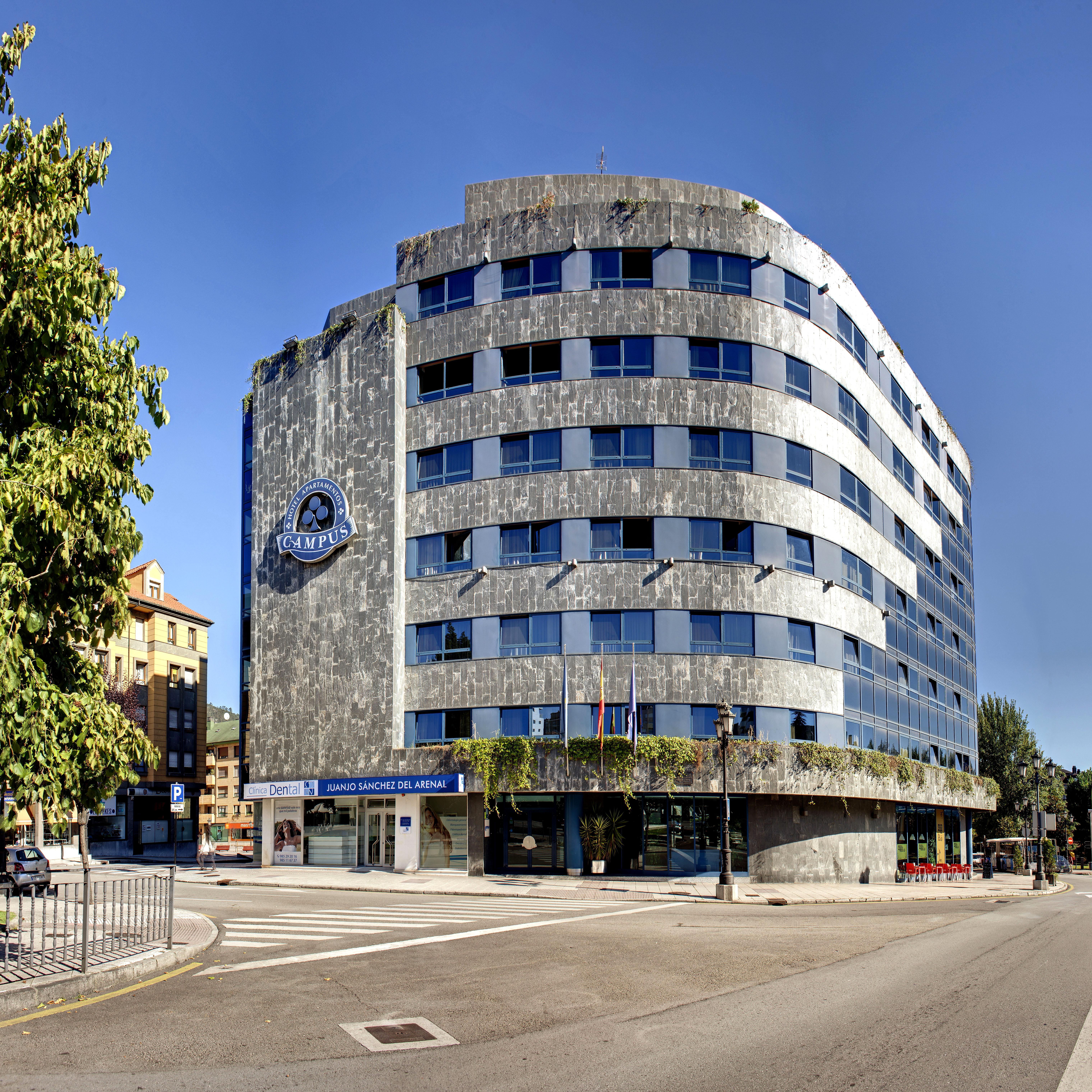 Aparthotel Campus Oviedo Bagian luar foto