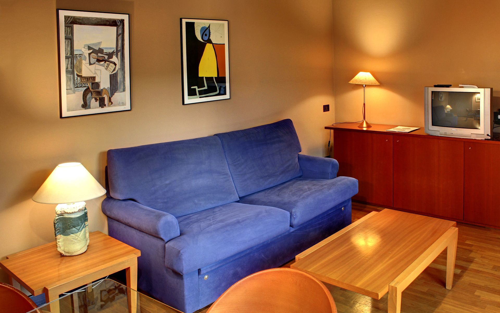Aparthotel Campus Oviedo Bagian luar foto