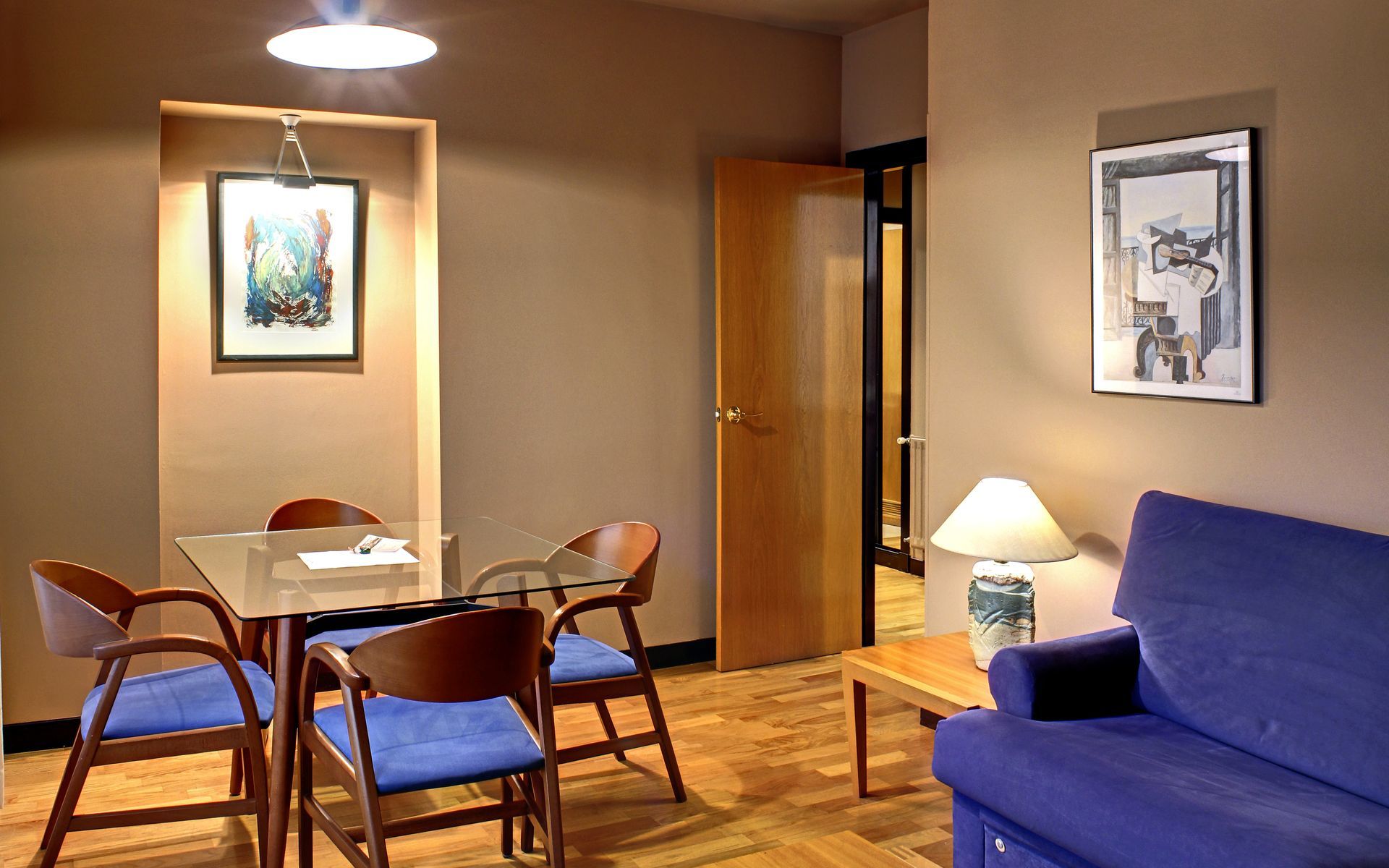 Aparthotel Campus Oviedo Bagian luar foto