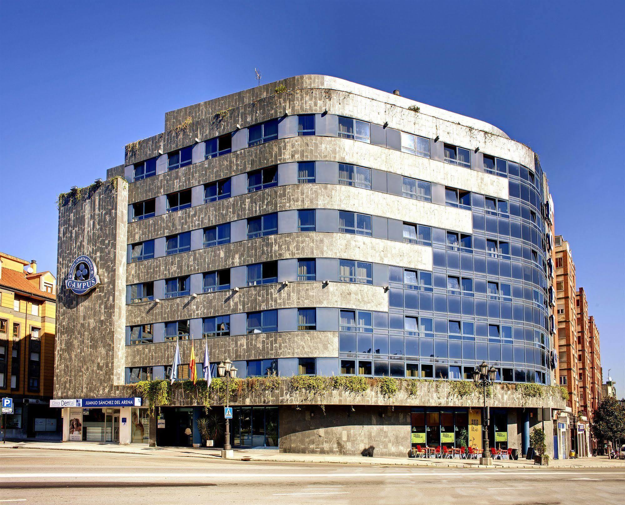 Aparthotel Campus Oviedo Bagian luar foto